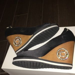 Black wedge heel size 7